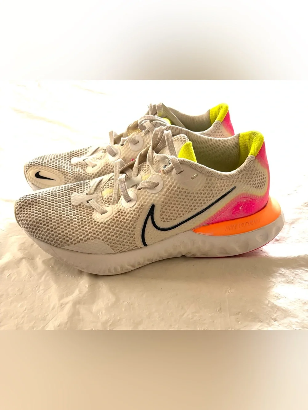 Nike Pink White Renew Run Sneakers CK6360-005 SZ 8.5